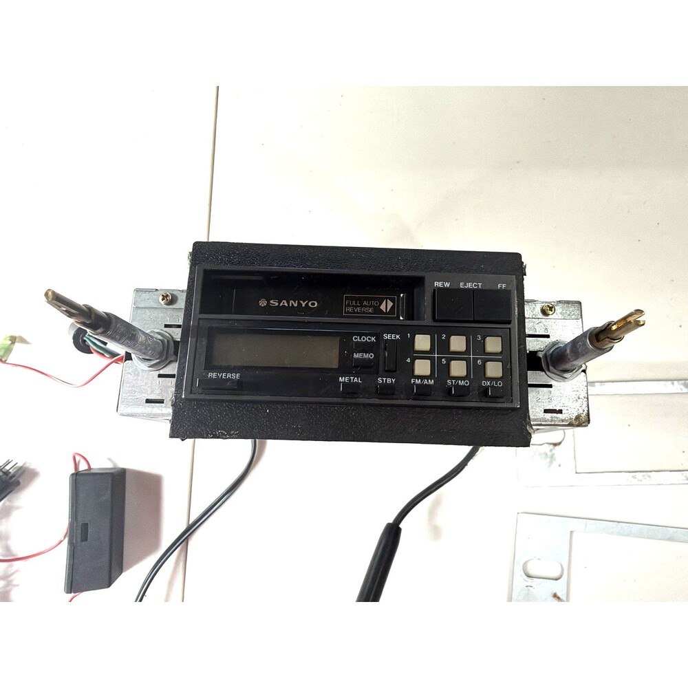 Sanyo FT911 Vintage Car Stereo Cassette Player 80s-90s